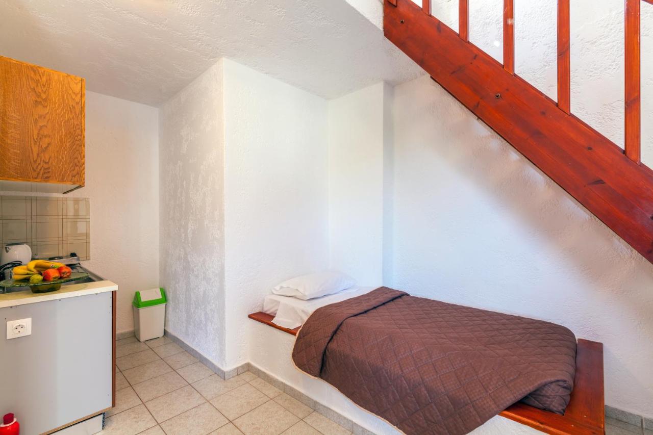 Anatoli Lygaria Apartments On The Beach リガリア エクステリア 写真