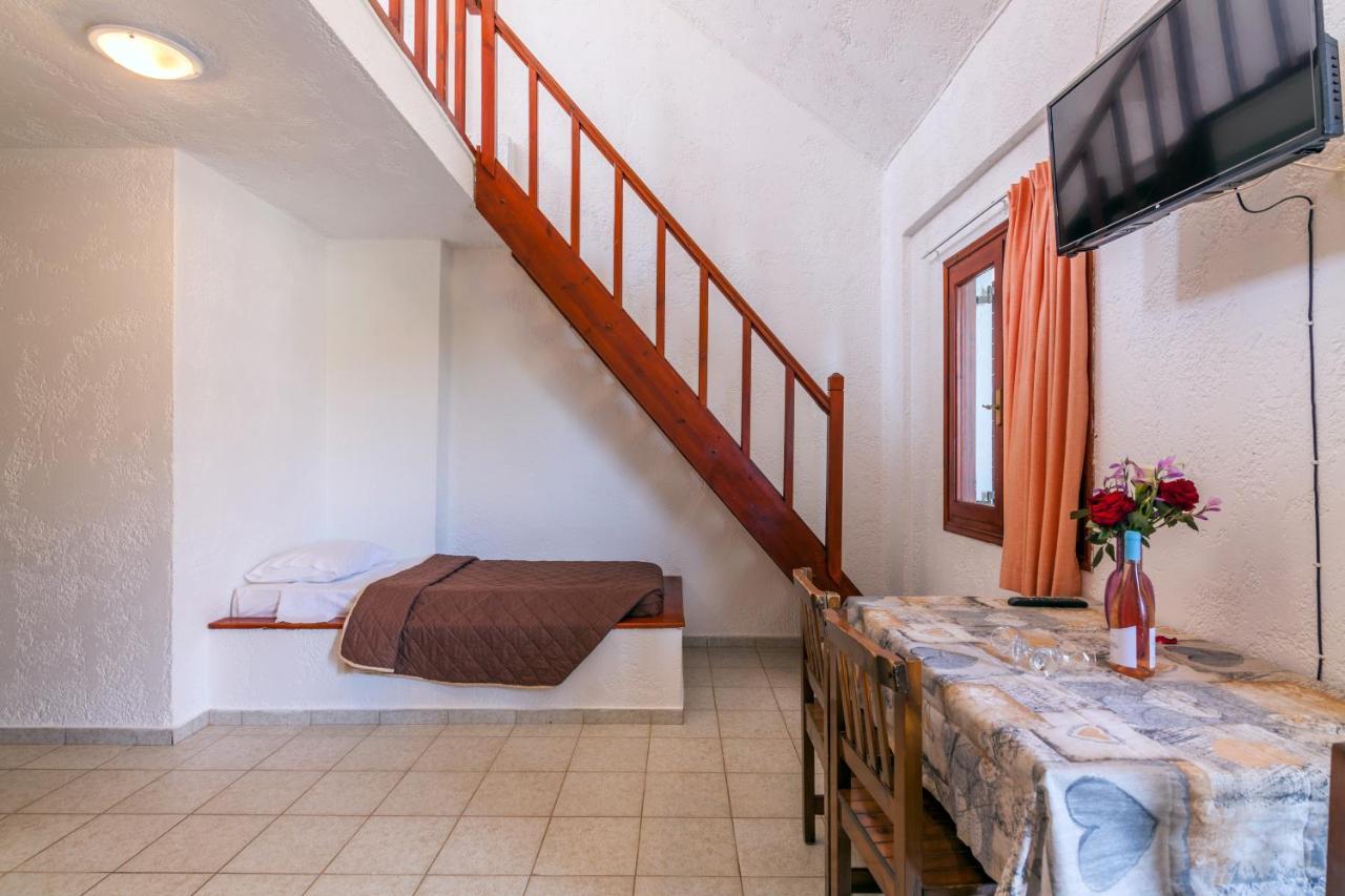 Anatoli Lygaria Apartments On The Beach リガリア エクステリア 写真