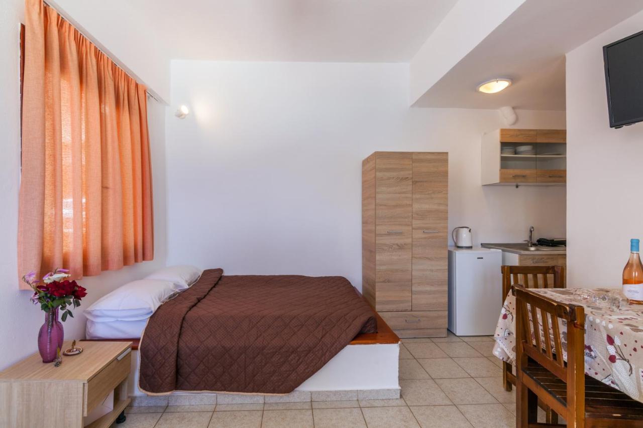 Anatoli Lygaria Apartments On The Beach リガリア エクステリア 写真